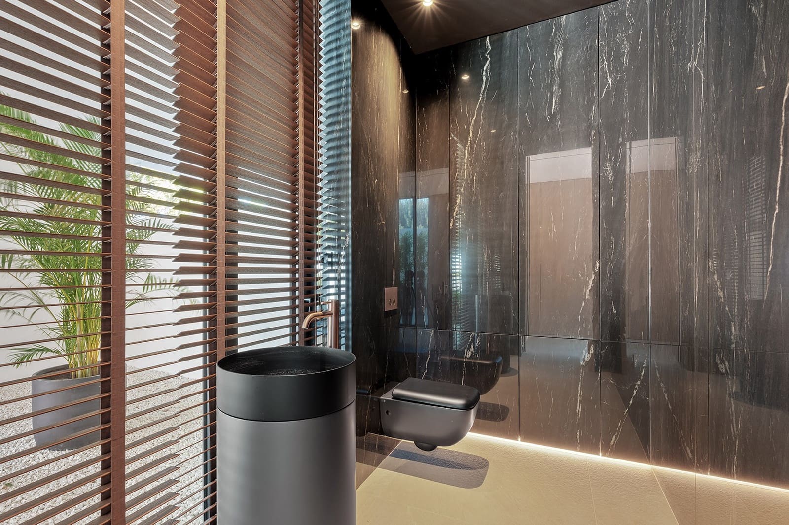 4 bedroom Villa for sale in Golden Mile with pool garage - € 7,500,000 (Ref: 8533790)