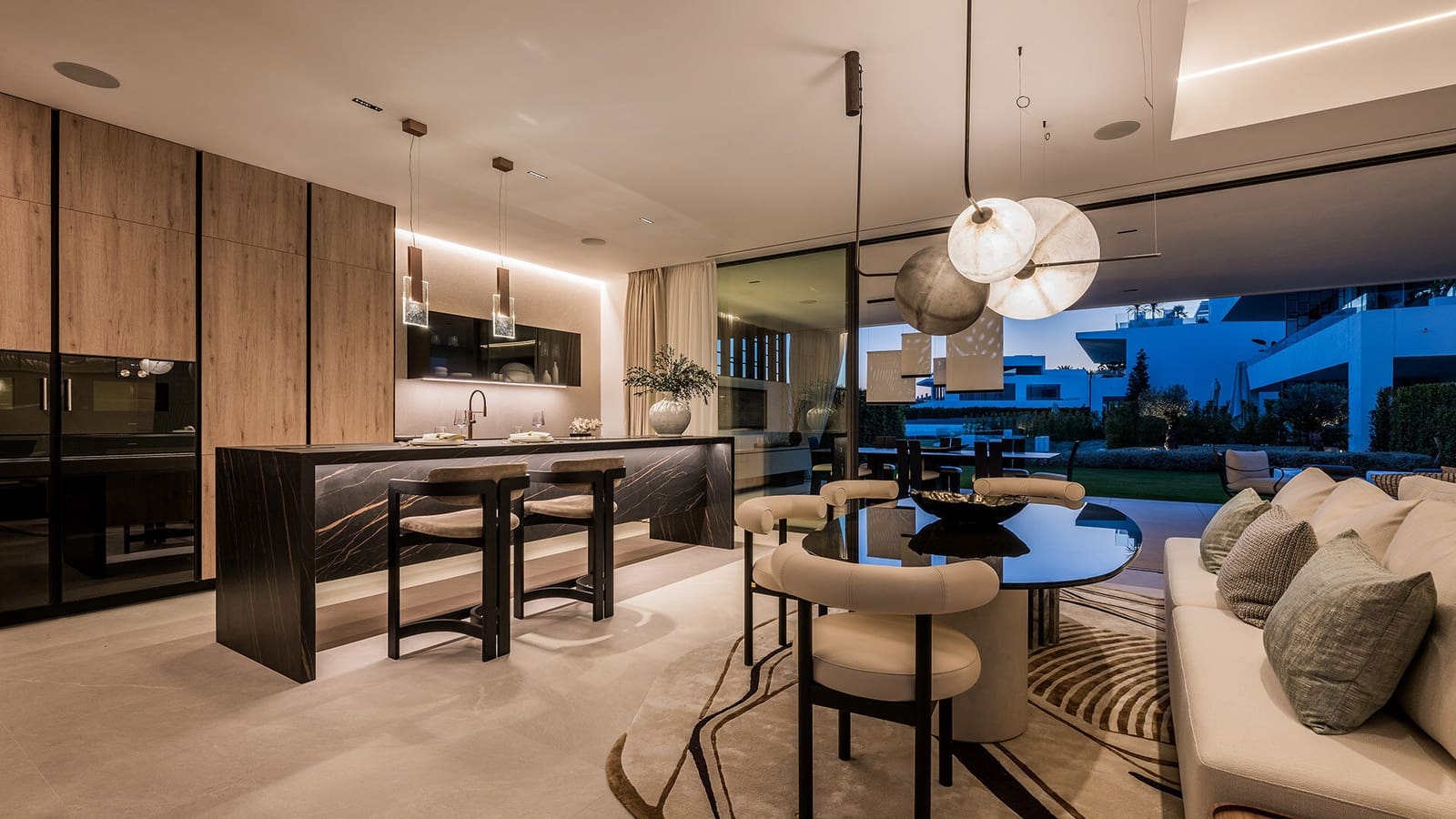 4 bedroom Villa for sale in Golden Mile with pool garage - € 7,500,000 (Ref: 8533790)