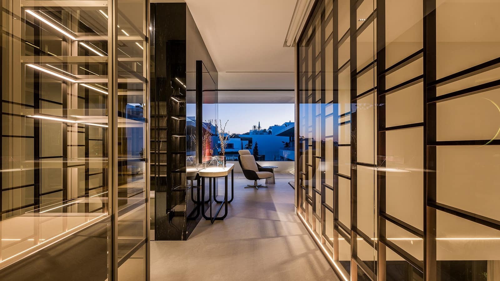 4 bedroom Villa for sale in Golden Mile with pool garage - € 7,500,000 (Ref: 8533790)