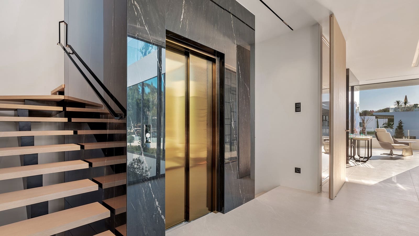 4 bedroom Villa for sale in Golden Mile with pool garage - € 7,500,000 (Ref: 8533790)