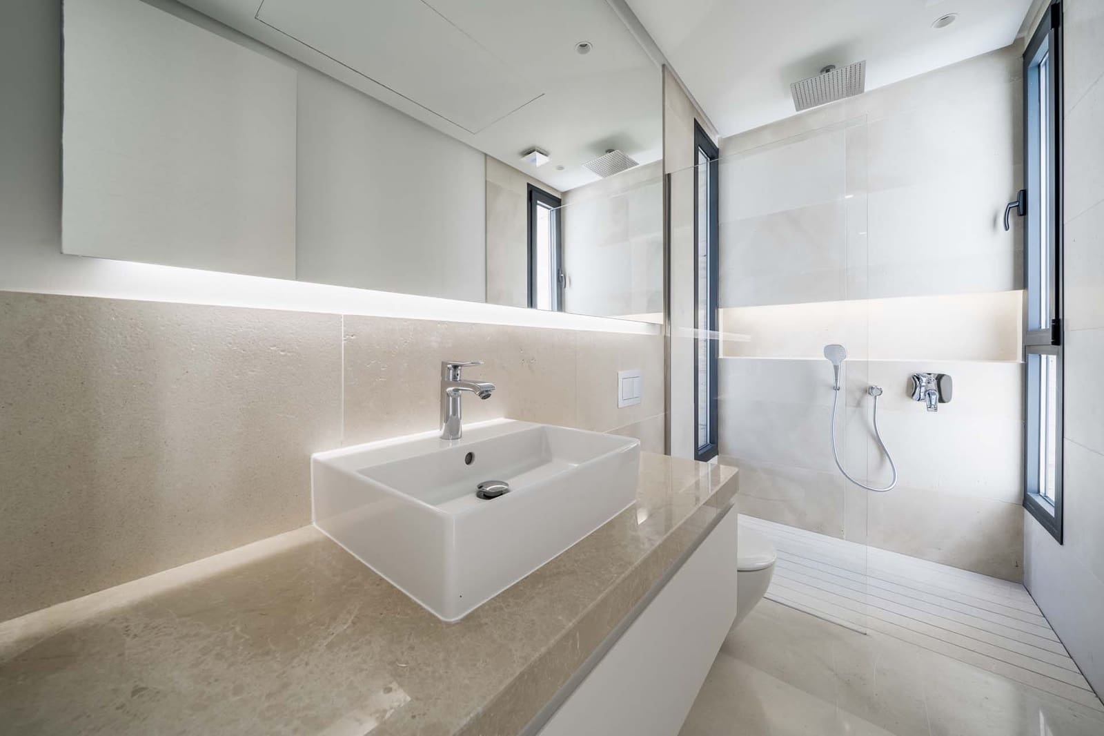 4 bedroom Villa for sale in El Paraiso with pool - € 1,995,000 (Ref: 8541962)