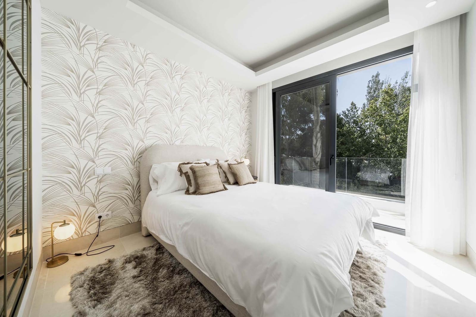 4 bedroom Villa for sale in El Paraiso with pool - € 1,995,000 (Ref: 8541962)