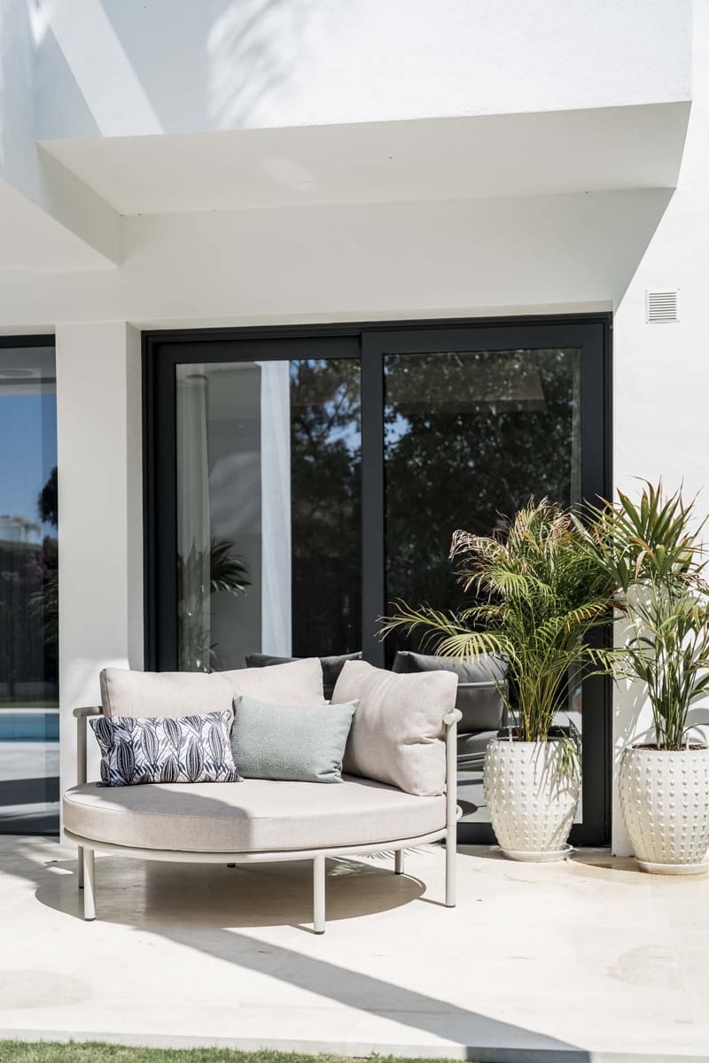 4 bedroom Villa for sale in El Paraiso with pool - € 1,995,000 (Ref: 8541962)