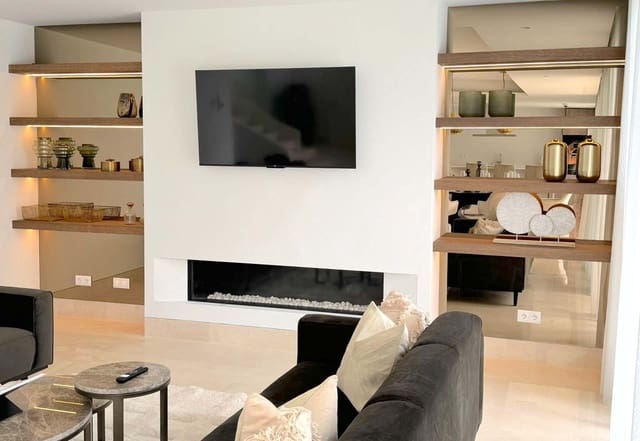 4 bedroom Villa for sale in El Paraiso, Estepona with pool - € 1,995,000 (Ref: 8541962)