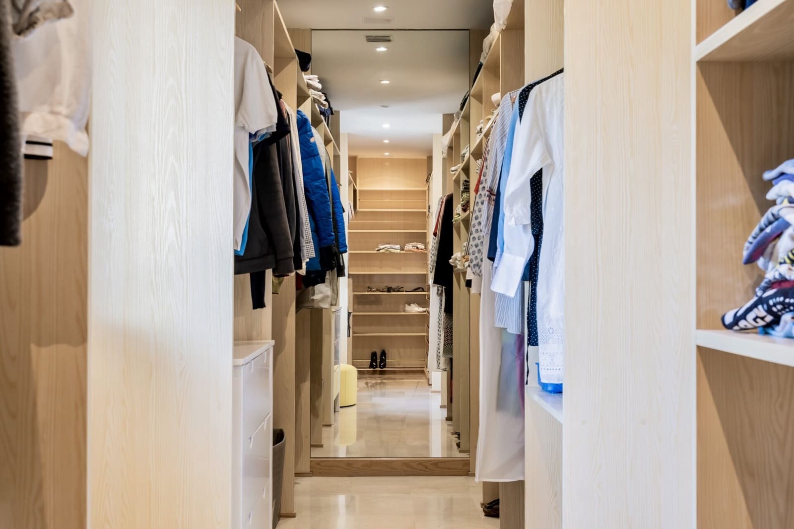 4 bedroom Townhouse for sale in La Quinta with garage - € 945,000 (Ref: 8556663)