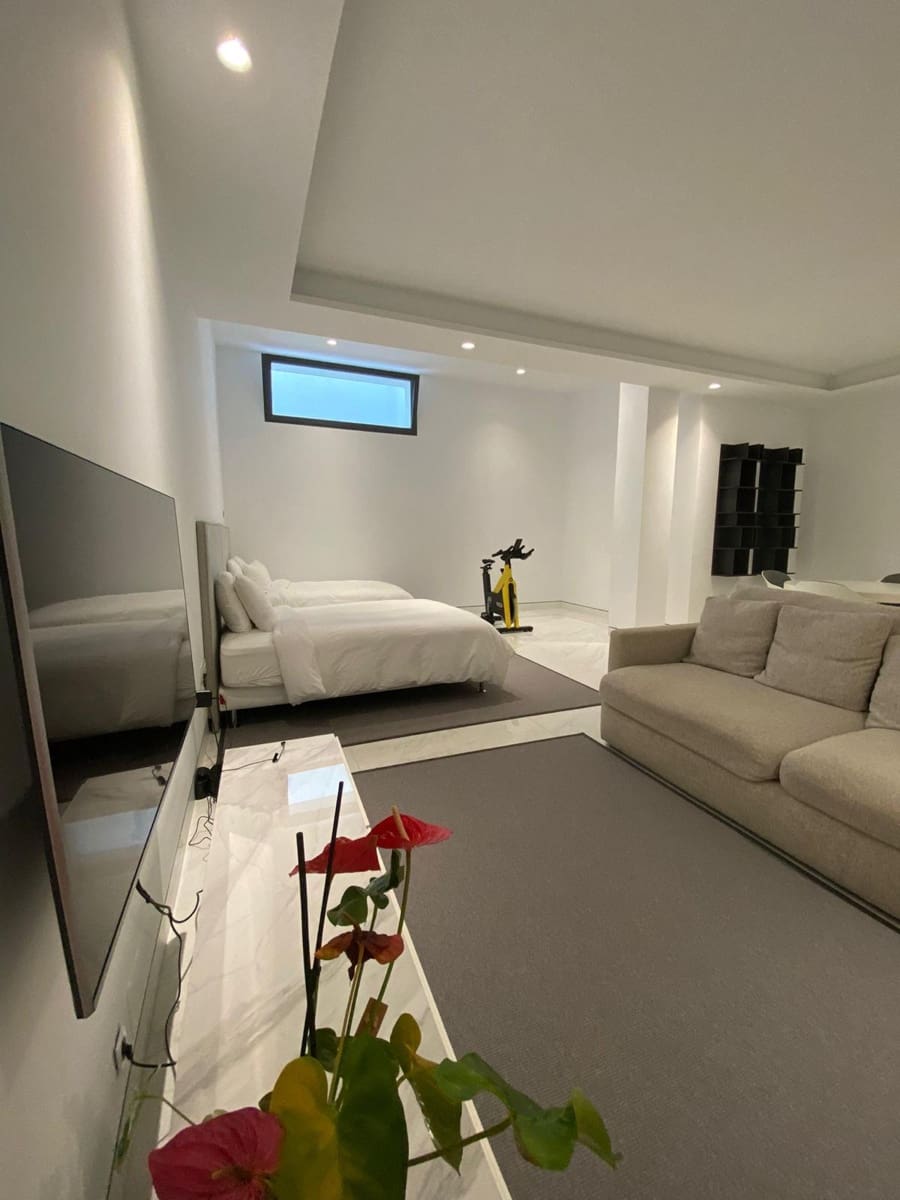 4 bedroom Penthouse for sale in New Golden Mile with pool garage - € 4,000,000 (Ref: 8556666)