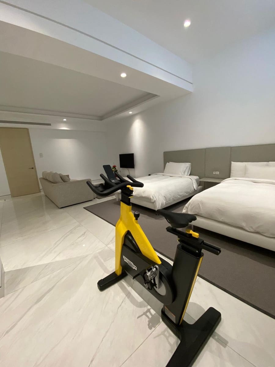 4 bedroom Penthouse for sale in New Golden Mile with pool garage - € 4,000,000 (Ref: 8556666)