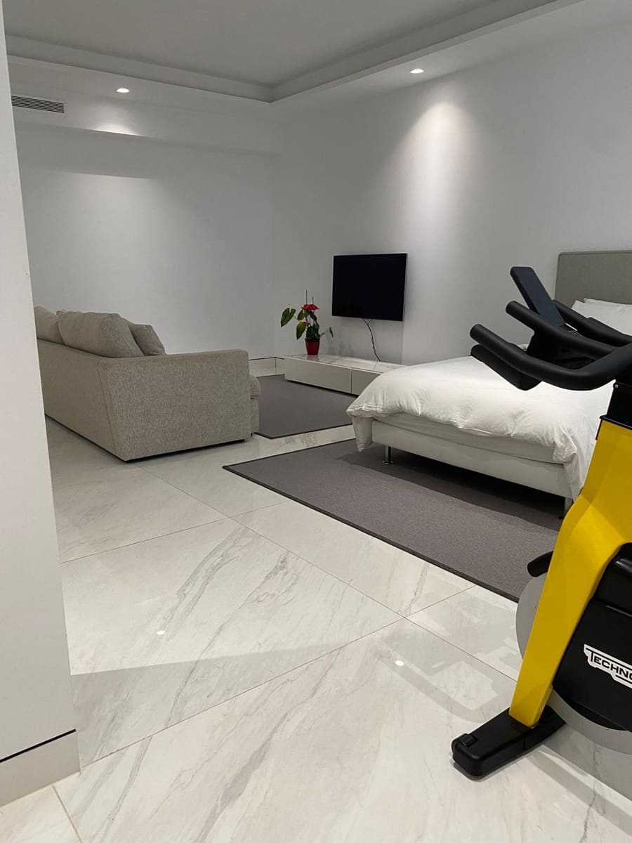 4 bedroom Penthouse for sale in New Golden Mile with pool garage - € 4,000,000 (Ref: 8556666)