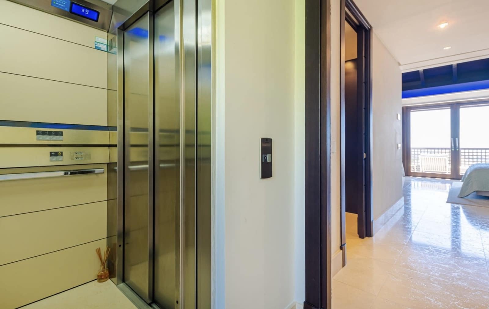 5 sypialnia Willa na sprzedaż w Los Flamingos z basenem garażem - 5 950 000 € (Ref: 8559595)