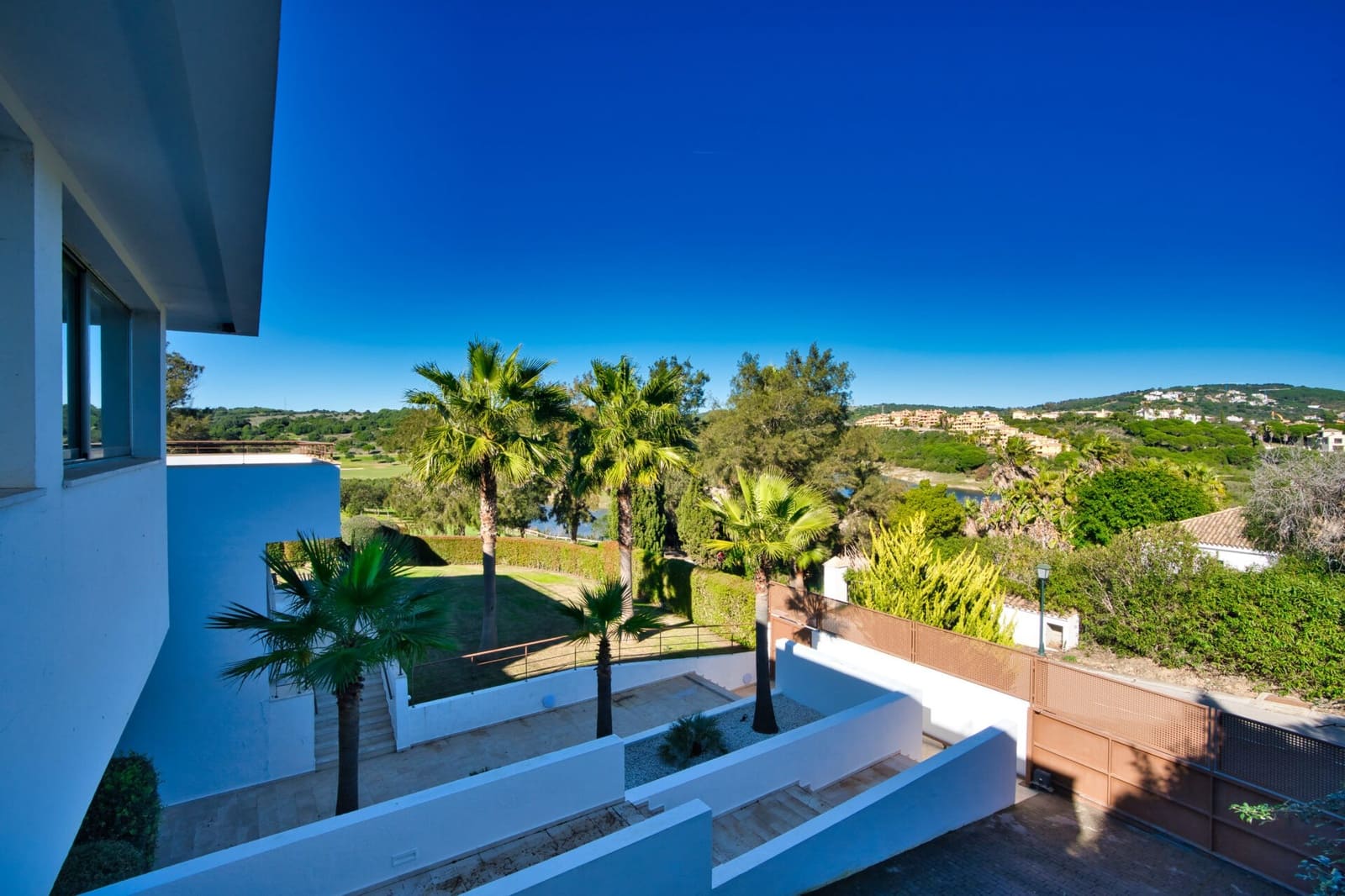 6 sypialnia Willa na sprzedaż w Sotogrande z basenem garażem - 1 850 000 € (Ref: 8561289)