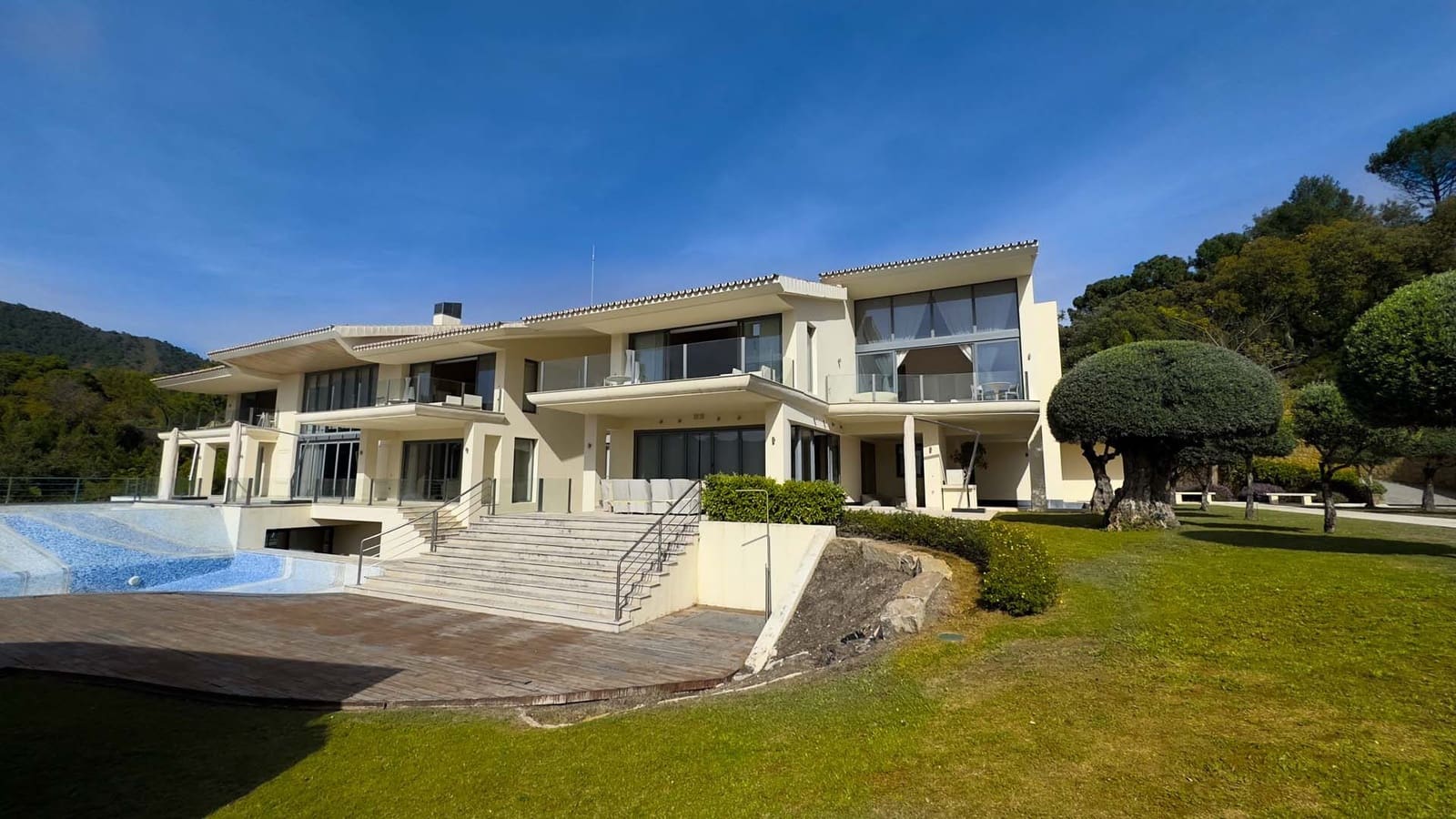 6 soverom Villa til salgs i La Zagaleta med svømmebasseng garasje - € 10 500 000 (Ref: 8568016)