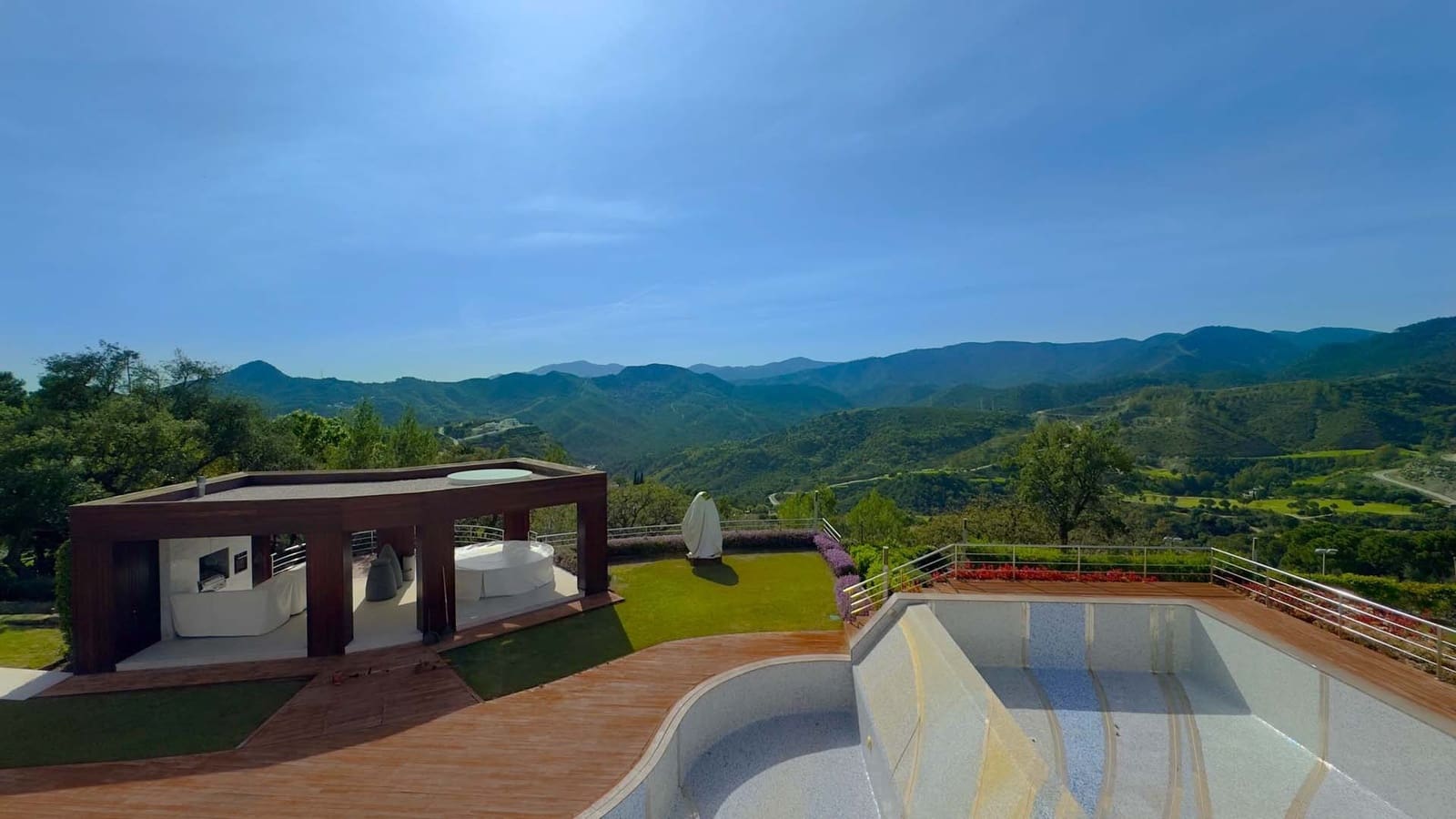 6 soverom Villa til salgs i La Zagaleta med svømmebasseng garasje - € 10 500 000 (Ref: 8568016)