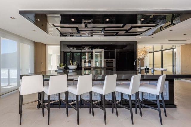 6 soverom Villa til salgs i La Zagaleta, Benahavís med svømmebasseng garasje - € 10 500 000 (Ref: 8568016)