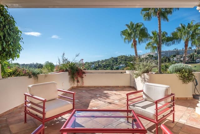 3 quarto Penthouse para venda em Marbella com piscina garagem - 1 500 000 € (Ref: 8572315)