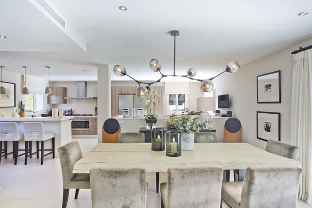 4 sovrum Villa till salu i Nueva Andalucia, Marbella med pool - 2 350 000 € (Ref: 8588382)