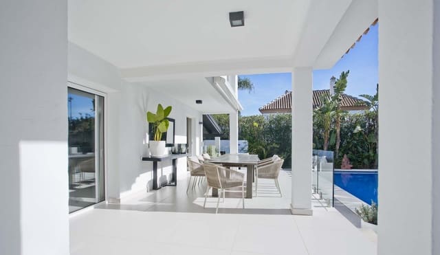 4 sovrum Villa till salu i Nueva Andalucia, Marbella med pool - 2 350 000 € (Ref: 8588382)