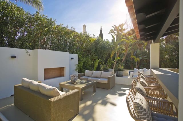 4 sovrum Villa till salu i Nueva Andalucia, Marbella med pool - 2 350 000 € (Ref: 8588382)