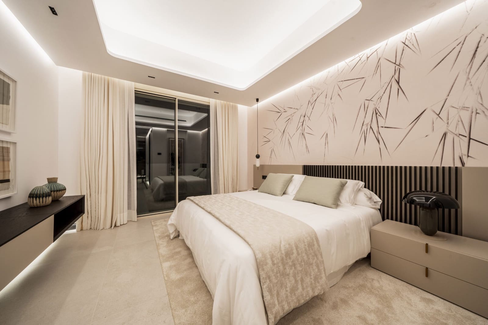 3 sypialnia Apartament na sprzedaż w Las Chapas z basenem garażem - 3 700 000 € (Ref: 8594908)