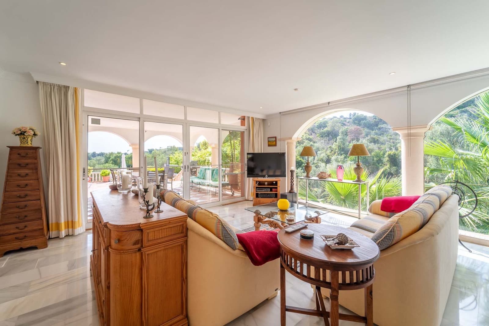 3 bedroom Villa for sale in El Rosario with pool - € 1,785,000 (Ref: 8594909)