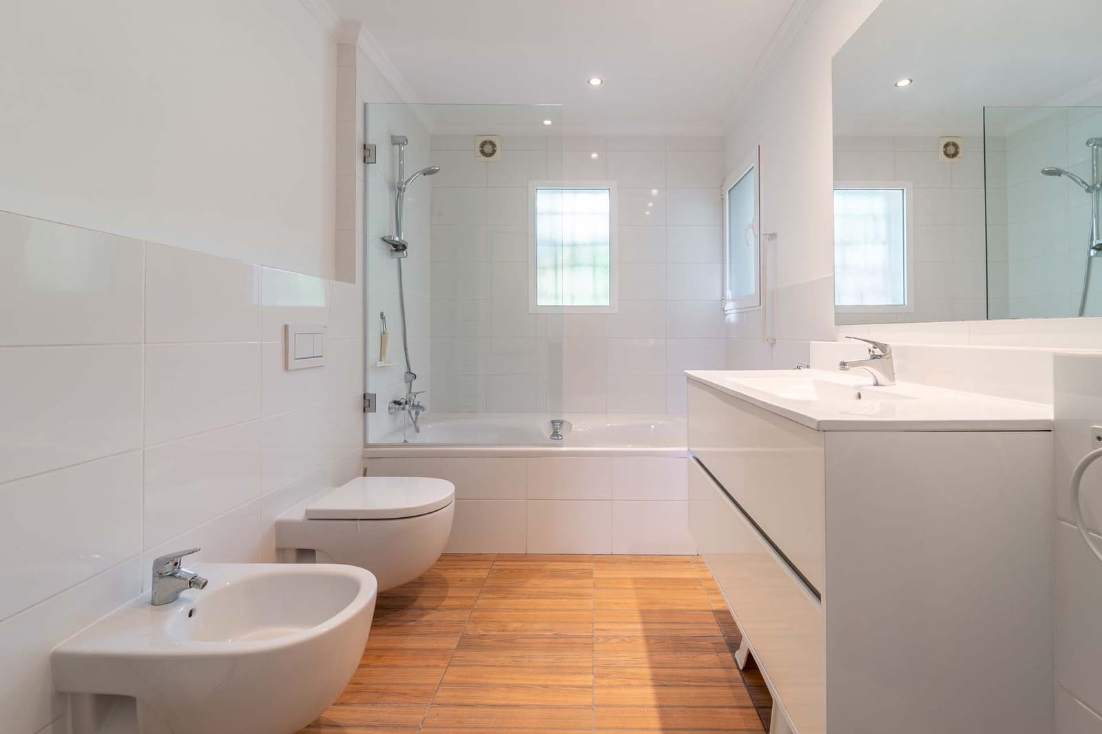 3 bedroom Villa for sale in El Rosario with pool - € 1,785,000 (Ref: 8594909)