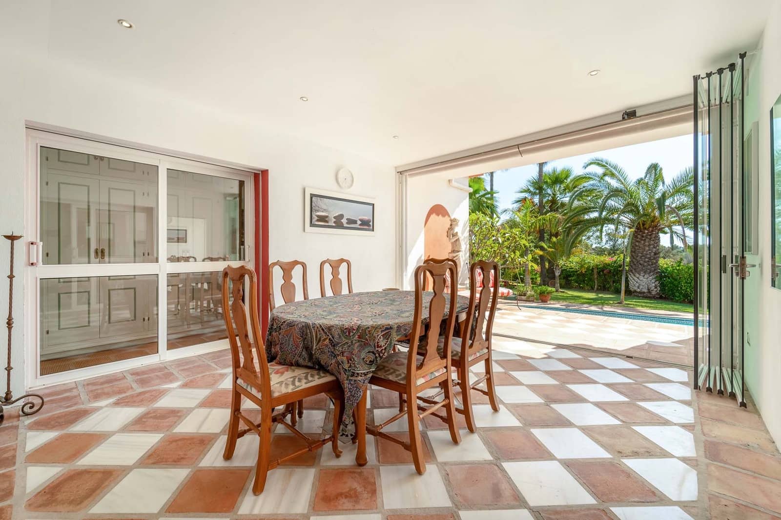 3 bedroom Villa for sale in El Rosario with pool - € 1,785,000 (Ref: 8594909)