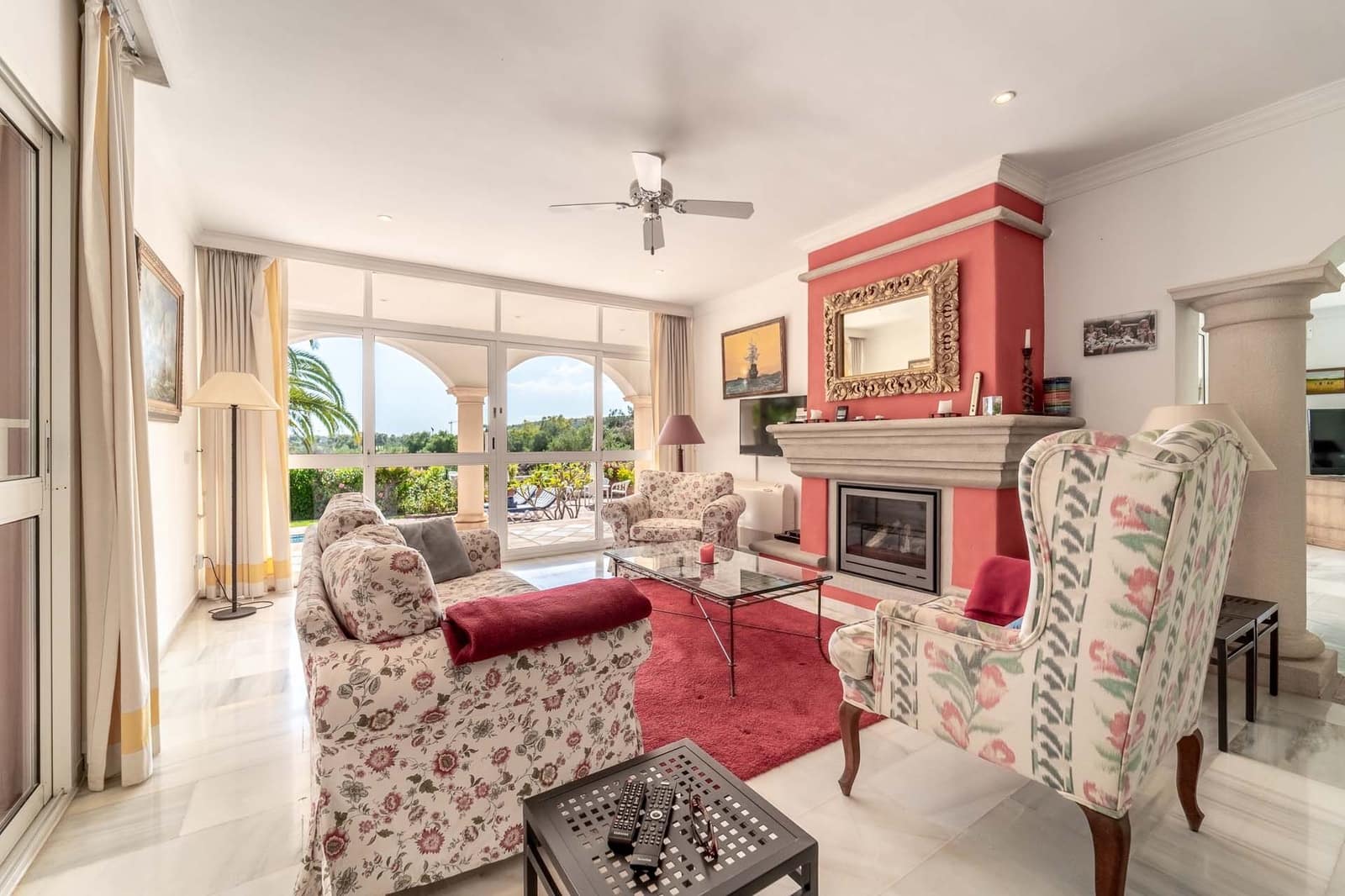 3 bedroom Villa for sale in El Rosario with pool - € 1,785,000 (Ref: 8594909)