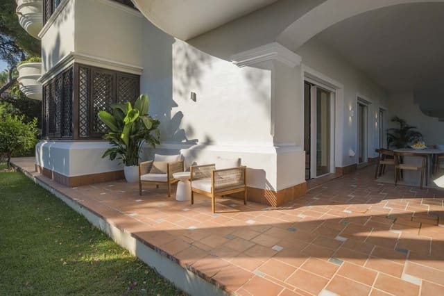 3 bedroom Apartment for sale in Sierra Blanca, Marbella with pool - € 1,995,000 (Ref: 8601350)