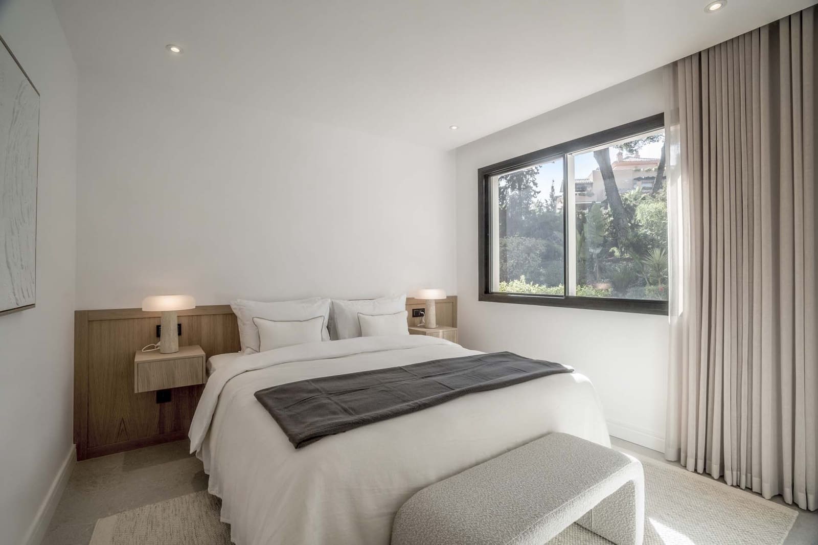 3 bedroom Apartment for sale in Golden Mile with pool - € 1,995,000 (Ref: 8601350)