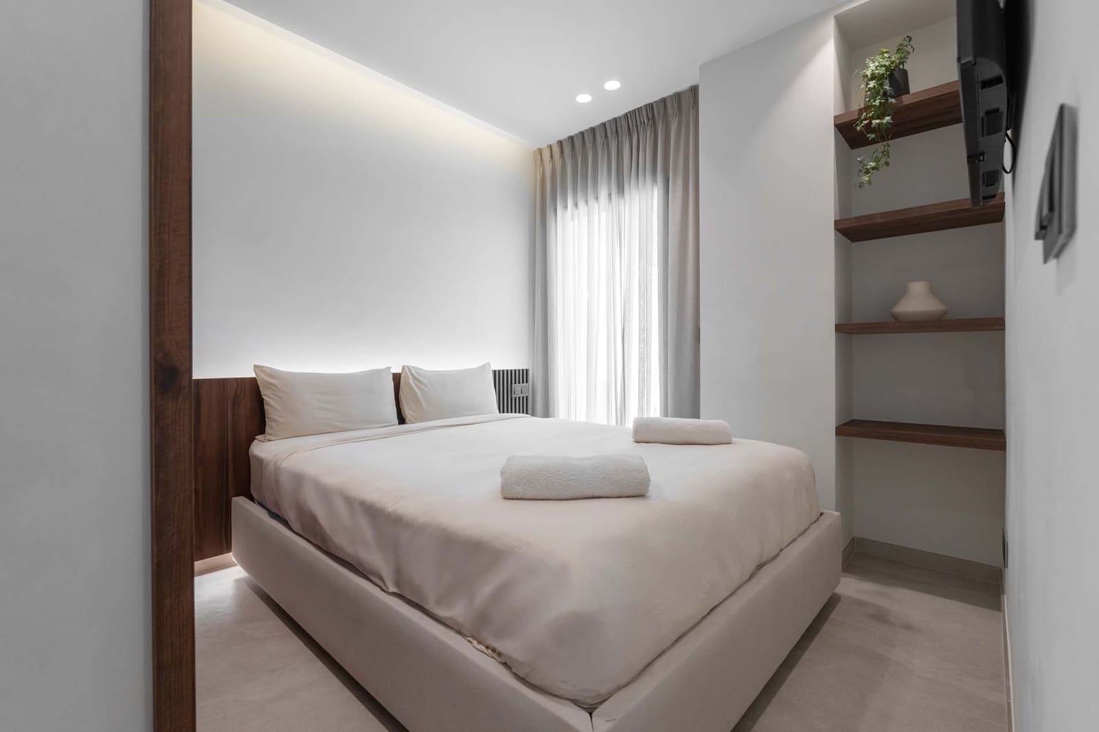 3 bedroom Penthouse for sale in Nueva Andalucia with pool garage - € 1,550,000 (Ref: 8601352)