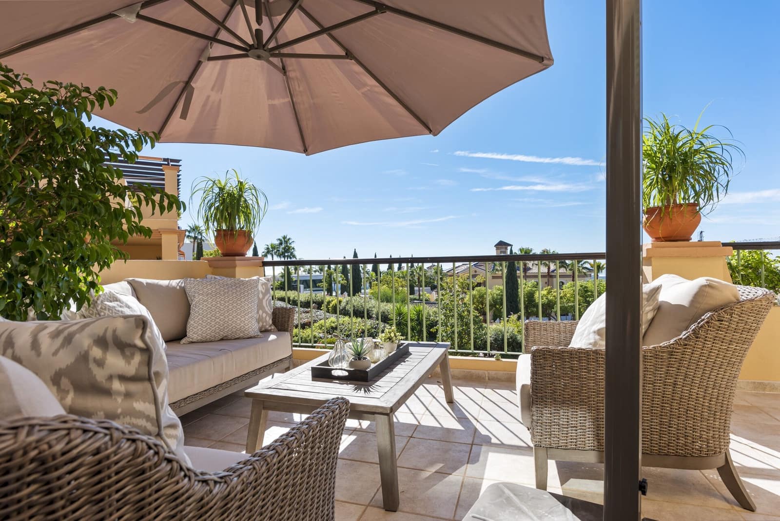 4 slaapkamer Penthouse te koop in Benahavis met zwembad garage - € 1.395.000 (Ref: 8619832)