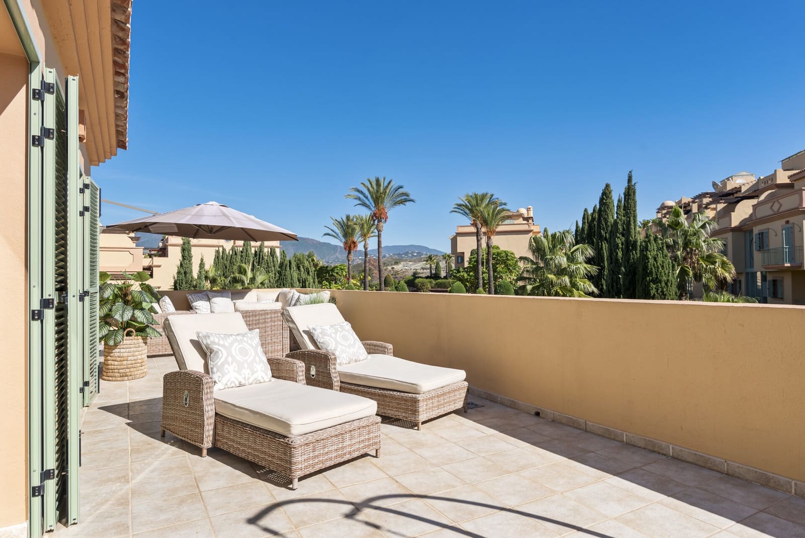 4 slaapkamer Penthouse te koop in Benahavis met zwembad garage - € 1.395.000 (Ref: 8619832)