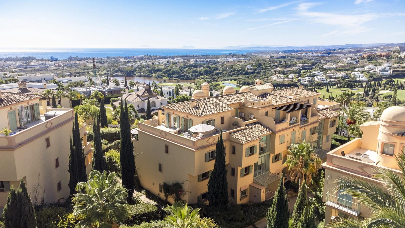 4 slaapkamer Penthouse te koop in Benahavis met zwembad garage - € 1.395.000 (Ref: 8619832)