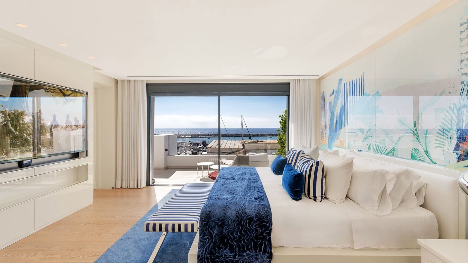 3 bedroom Penthouse for sale in Puerto Banus - € 4,800,000 (Ref: 8634322)