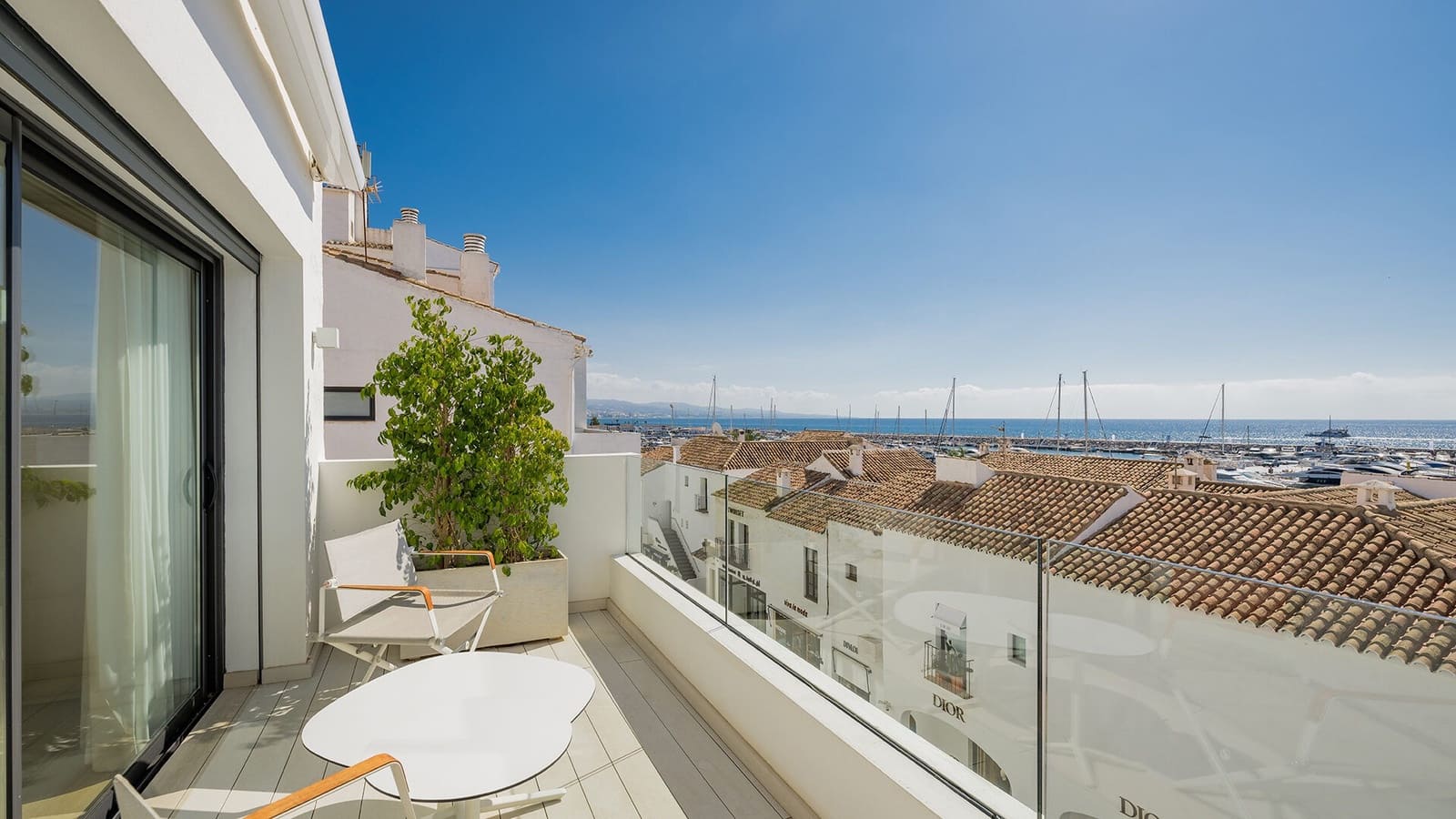 3 bedroom Penthouse for sale in Puerto Banus - € 4,800,000 (Ref: 8634322)
