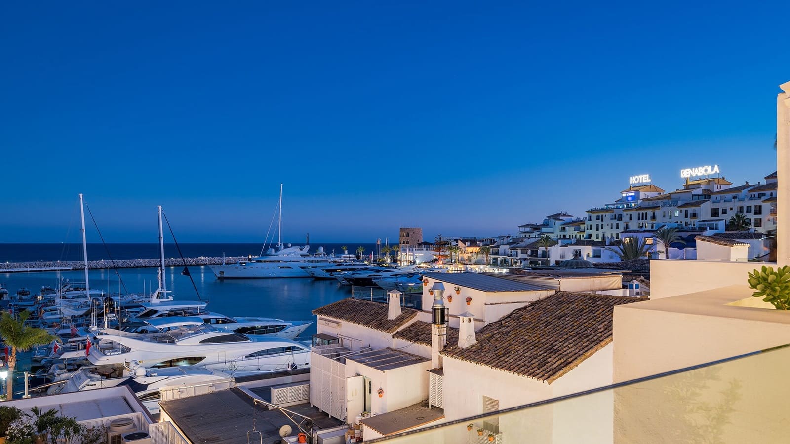 3 bedroom Penthouse for sale in Puerto Banus - € 4,800,000 (Ref: 8634322)