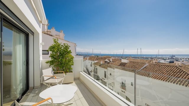 3 slaapkamer Penthouse te koop in Puerto Banus, Marbella - € 4.500.000 (Ref: 8634322)