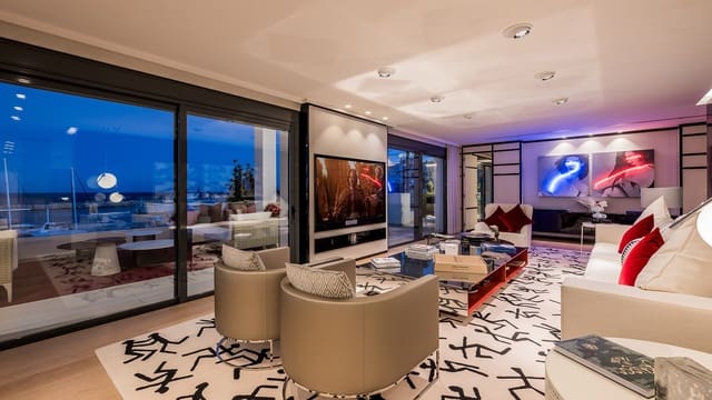 3 slaapkamer Penthouse te koop in Puerto Banus, Marbella - € 4.500.000 (Ref: 8634322)