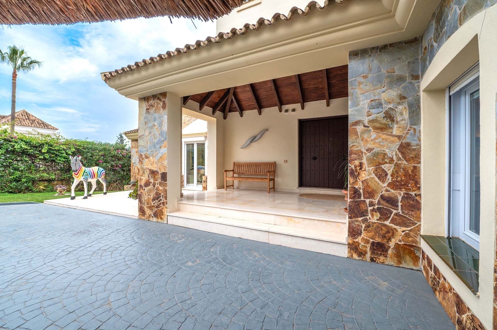 5 bedroom Villa for sale in Elviria with pool garage - € 1,990,000 (Ref: 8644844)