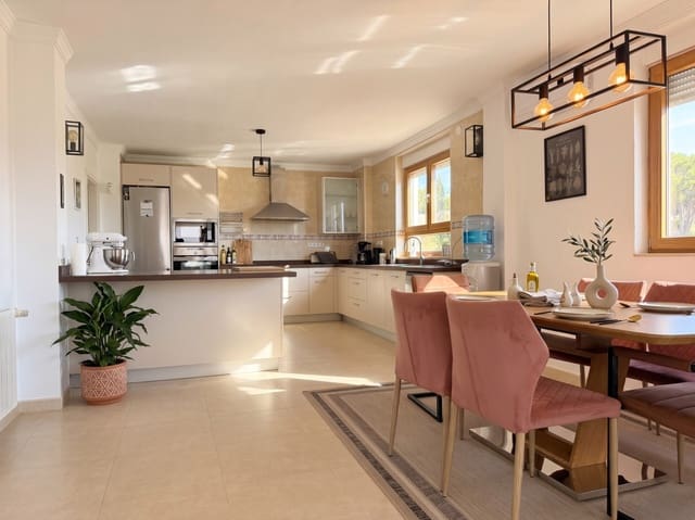 8 soverom Villa til salgs i Elviria, Marbella med svømmebasseng garasje - € 1 680 000 (Ref: 8658361)