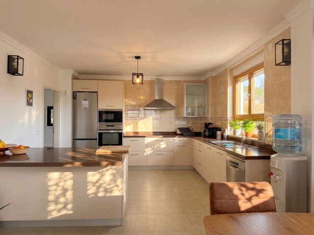 8 soverom Villa til salgs i Elviria, Marbella med svømmebasseng garasje - € 1 680 000 (Ref: 8658361)