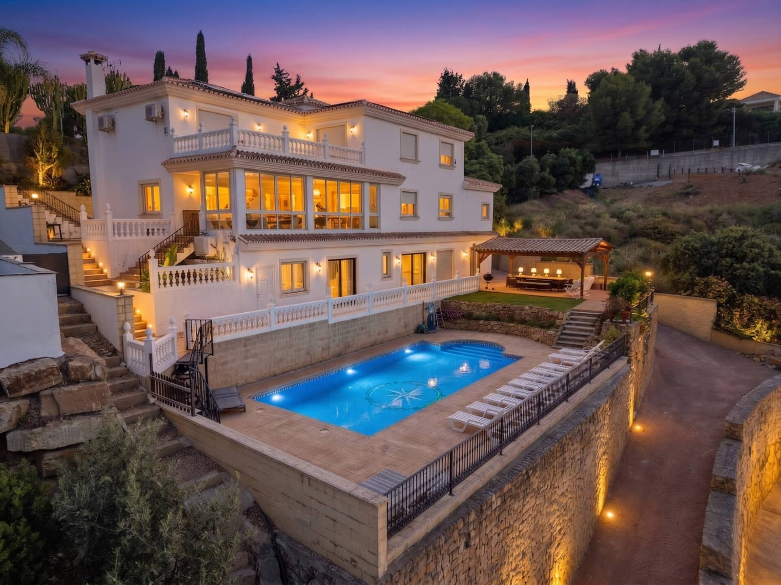8 slaapkamer Villa te koop in Elviria met zwembad garage - € 1.680.000 (Ref: 8658361)