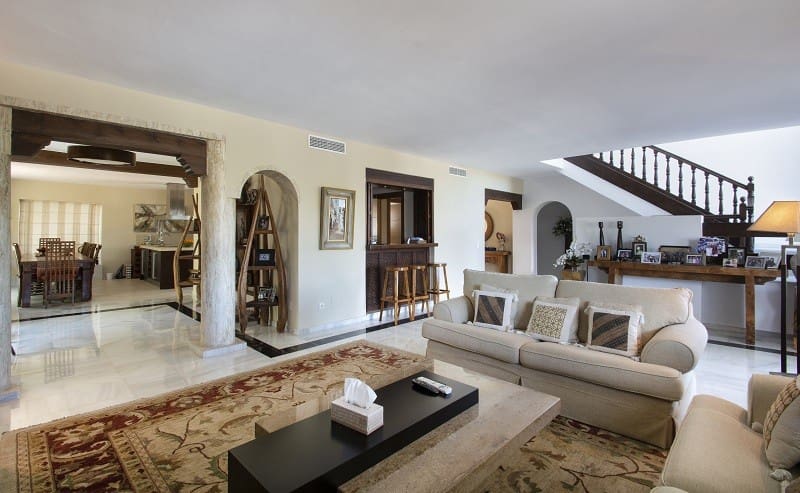 5 bedroom Villa for sale in Nueva Andalucia with pool - € 2,995,000 (Ref: 8668114)