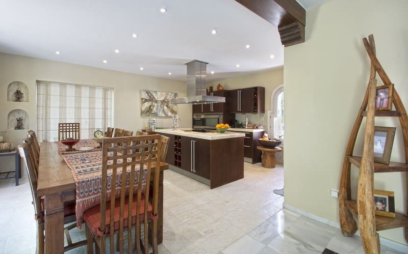 5 bedroom Villa for sale in Nueva Andalucia with pool - € 2,995,000 (Ref: 8668114)