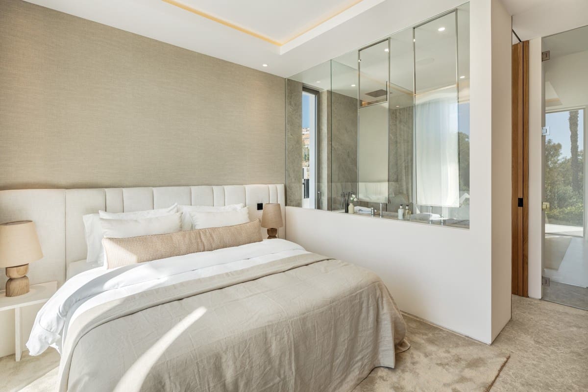 6 bedroom Villa for sale in Nueva Andalucia with pool - € 10,950,000 (Ref: 8682112)