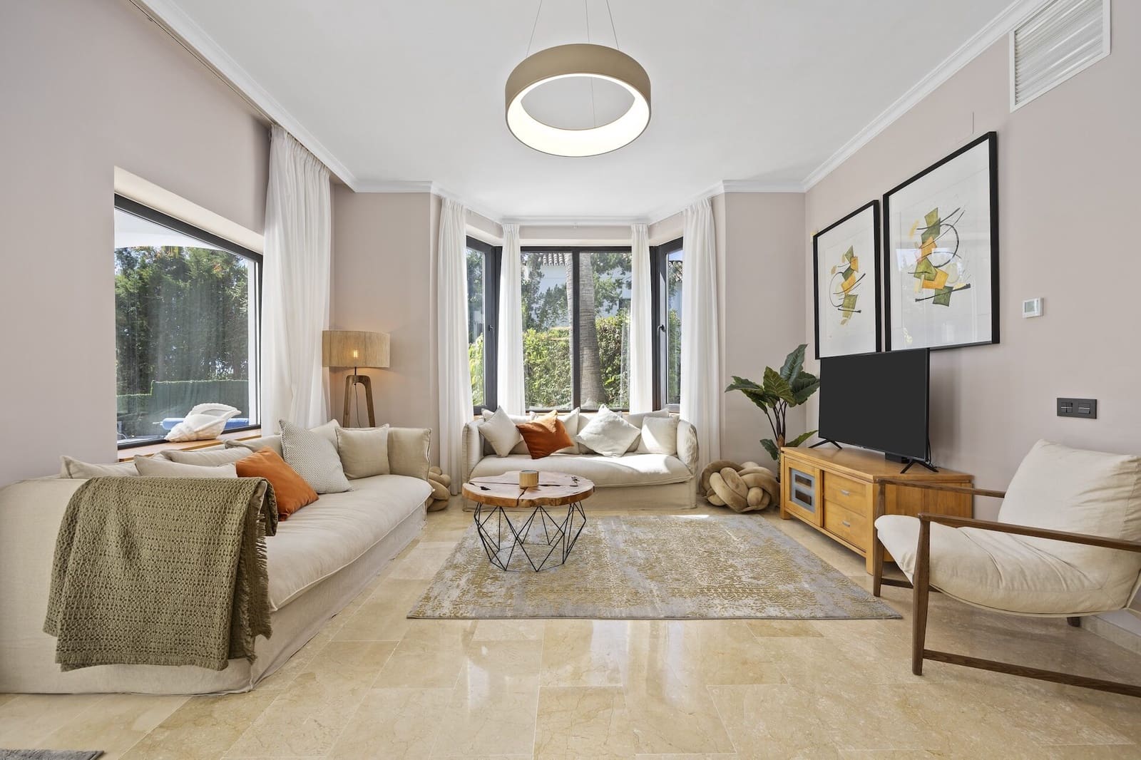 5 bedroom Villa for sale in Benahavis with pool - € 1,998,000 (Ref: 8691374)