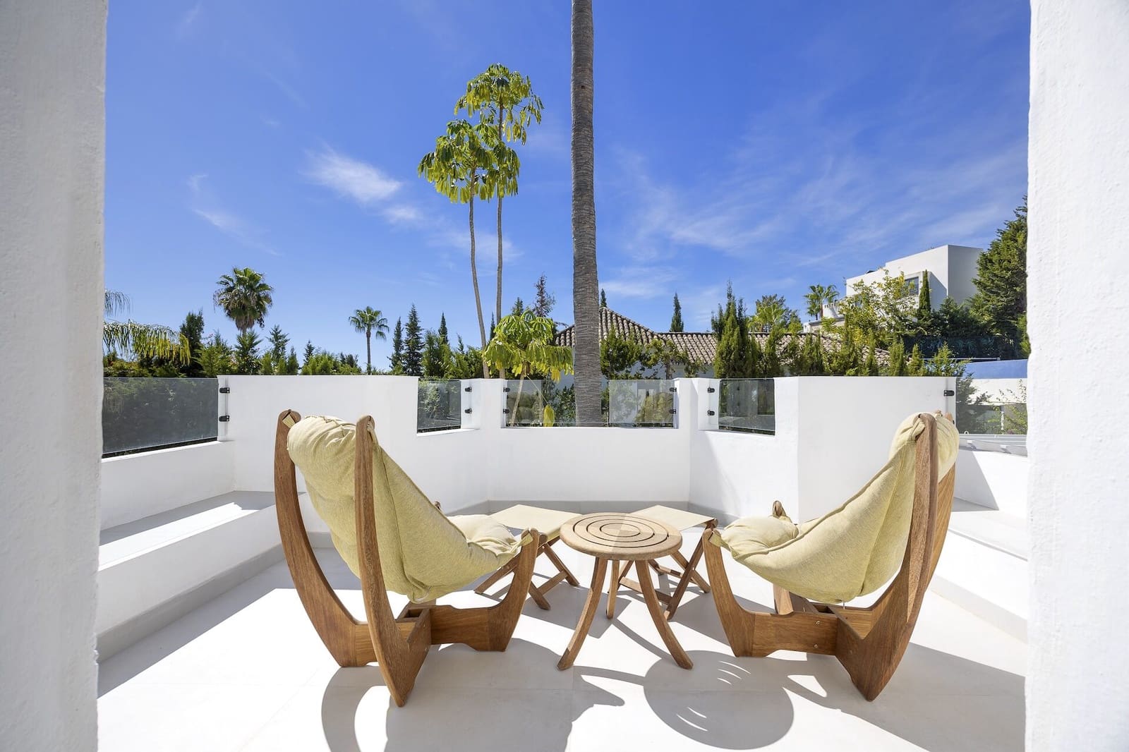 5 bedroom Villa for sale in Benahavis with pool - € 1,998,000 (Ref: 8691374)