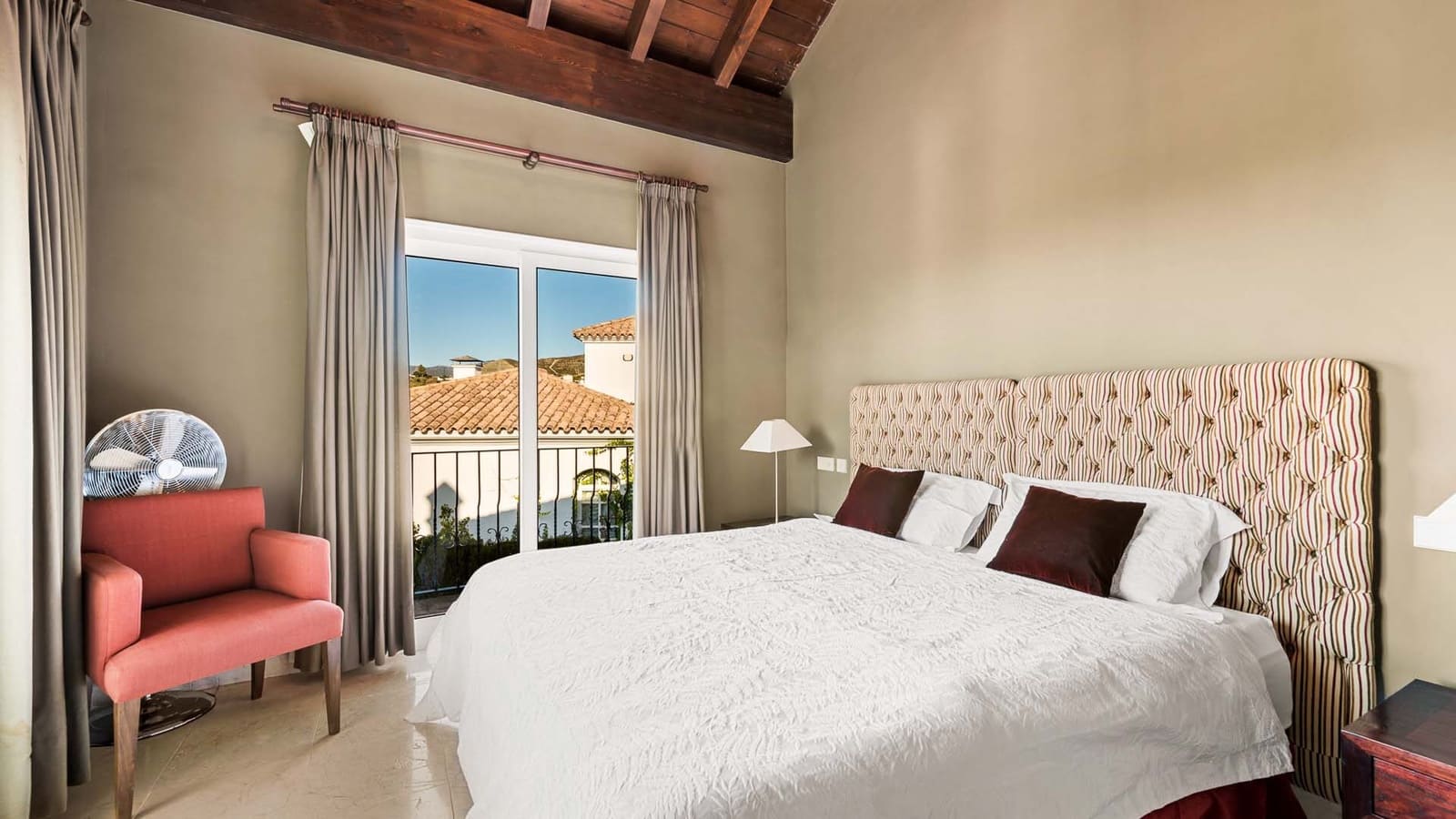 5 quarto Moradia para venda em Benahavis com piscina garagem - 2 995 000 € (Ref: 8696338)