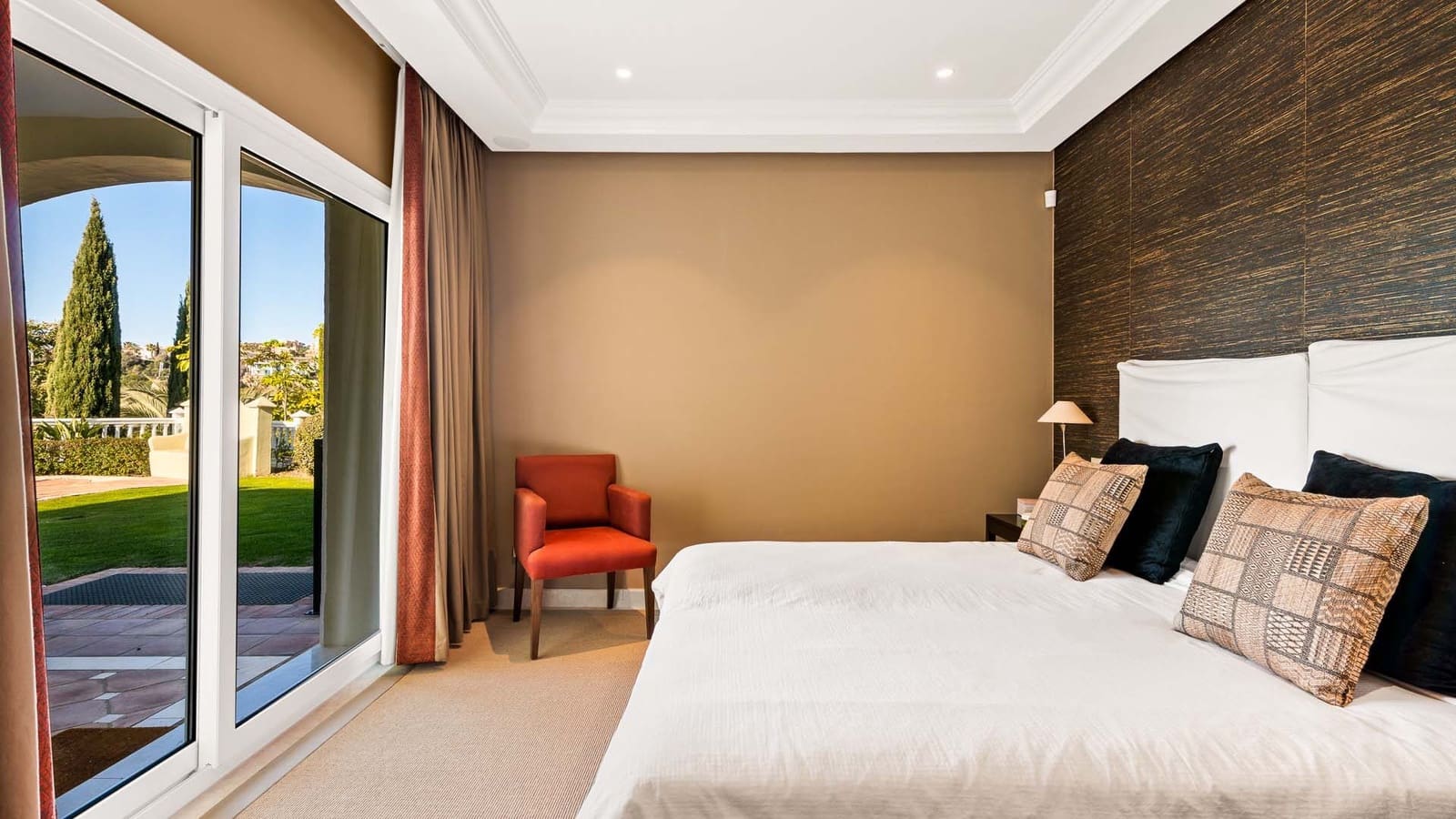 5 quarto Moradia para venda em Benahavis com piscina garagem - 2 995 000 € (Ref: 8696338)