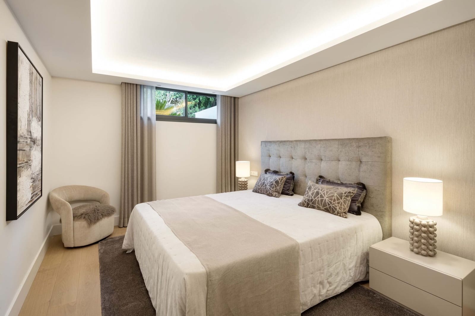 5 bedroom Villa for sale in Nueva Andalucia with pool - € 6,250,000 (Ref: 8697926)