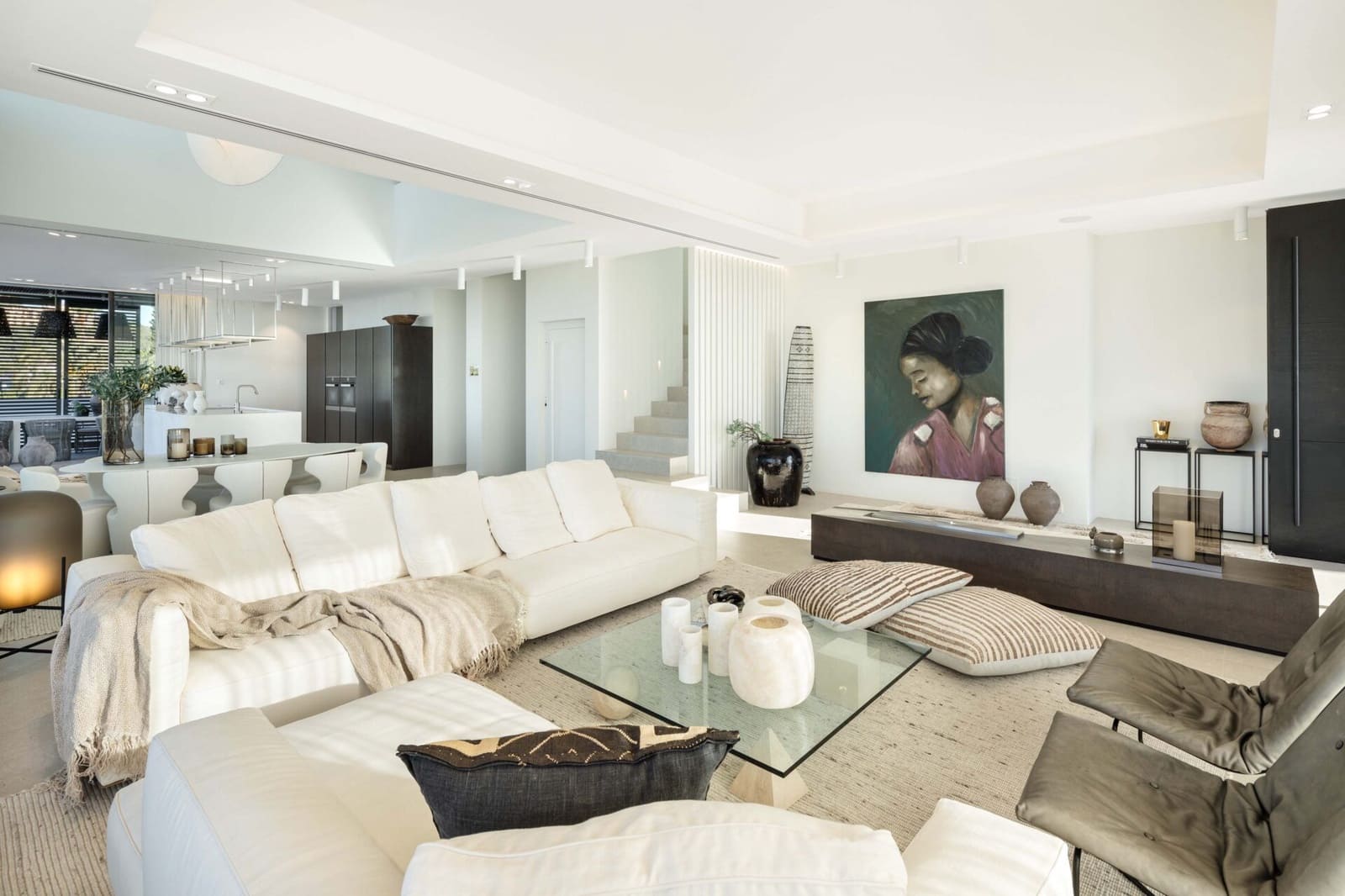 6 bedroom Villa for sale in La Quinta with pool garage - € 7,895,000 (Ref: 8699560)